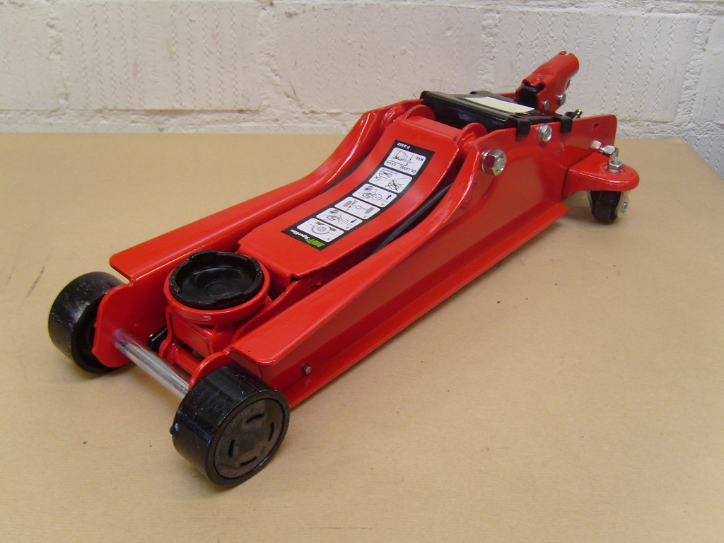 How To Use A Floor Jack?