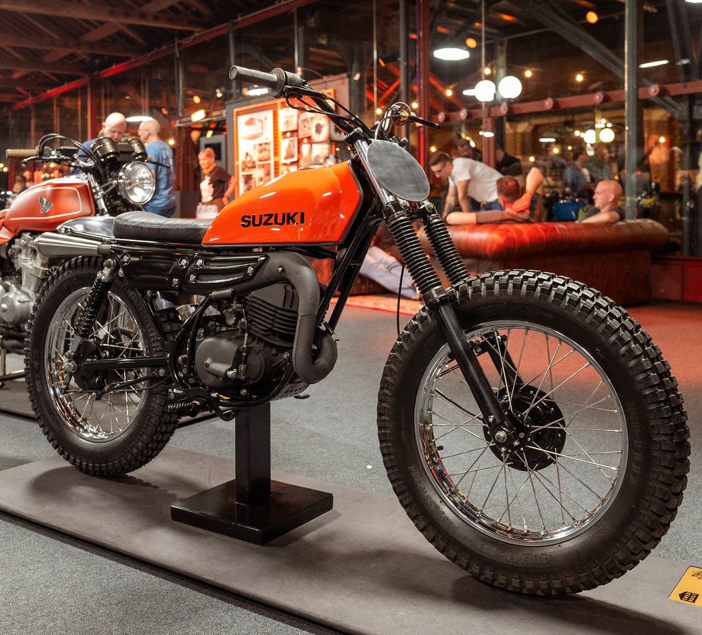 How To Jack Motorcycle Up? 