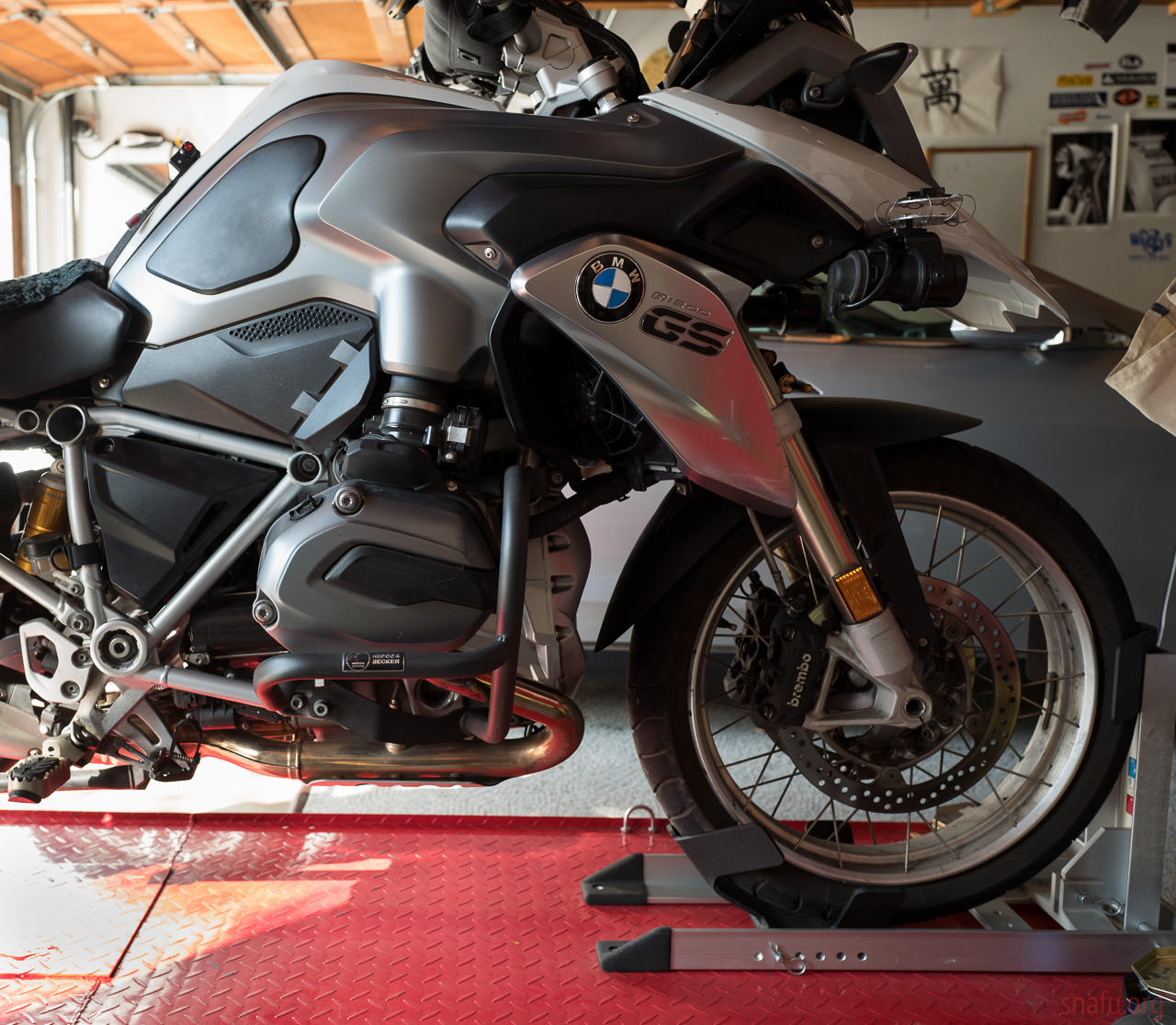 How To Jack Motorcycle Up?